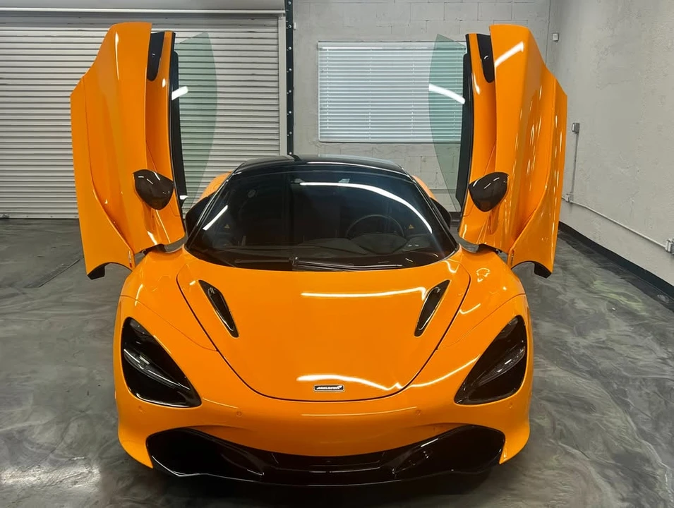 2023 McLaren 720S - Image 2 of 20