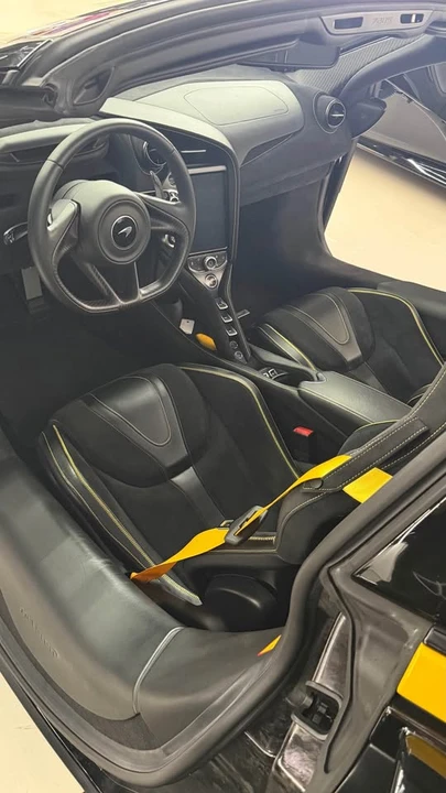 2023 McLaren 720S Spider - Image 2 of 6