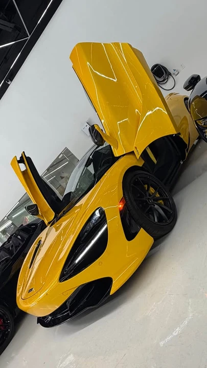 2023 McLaren 720S Spider - Image 5 of 6