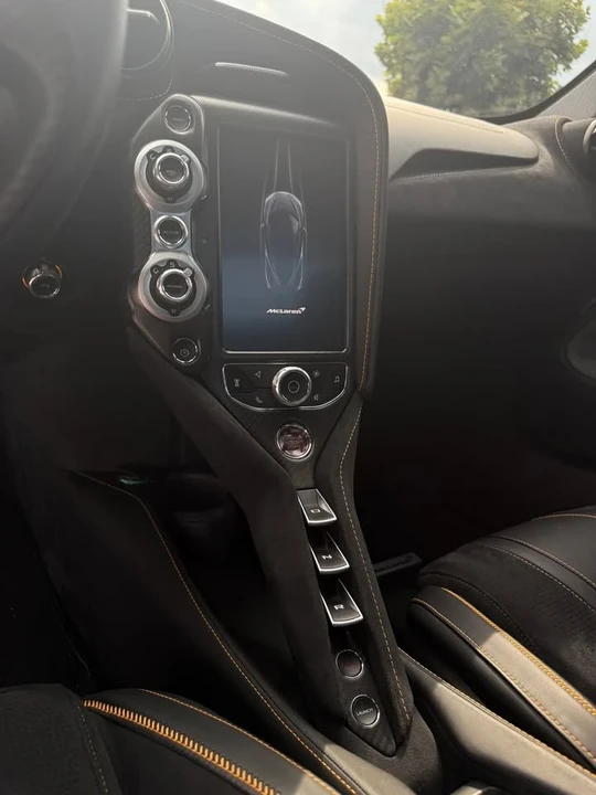 2023 McLaren 720S Spider - Image 12 of 15