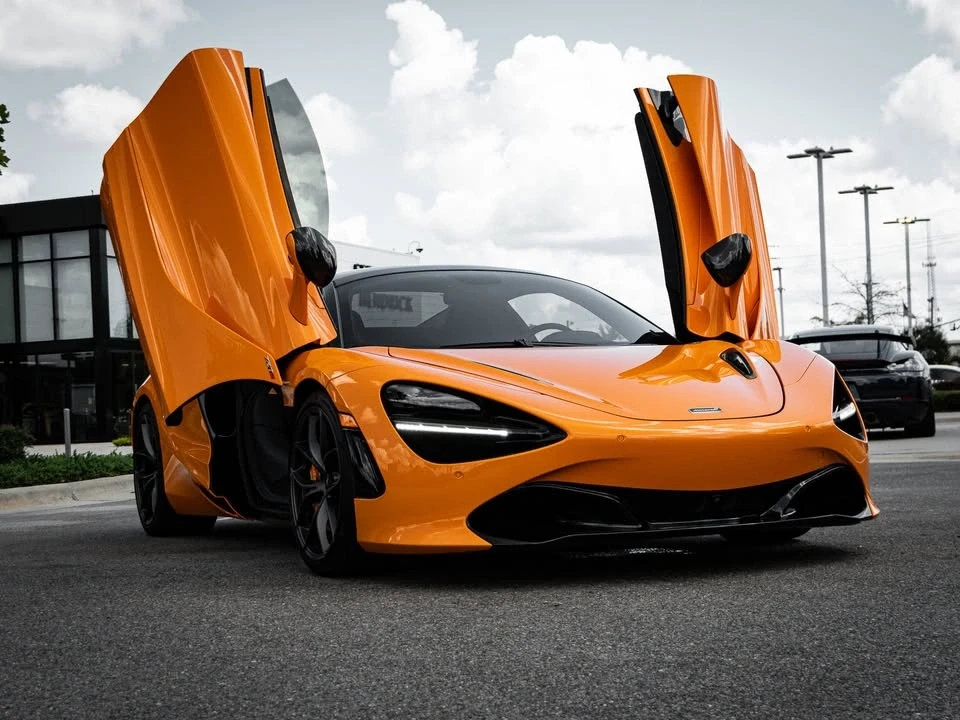 2023 McLaren 720S Spider - Image 2 of 20