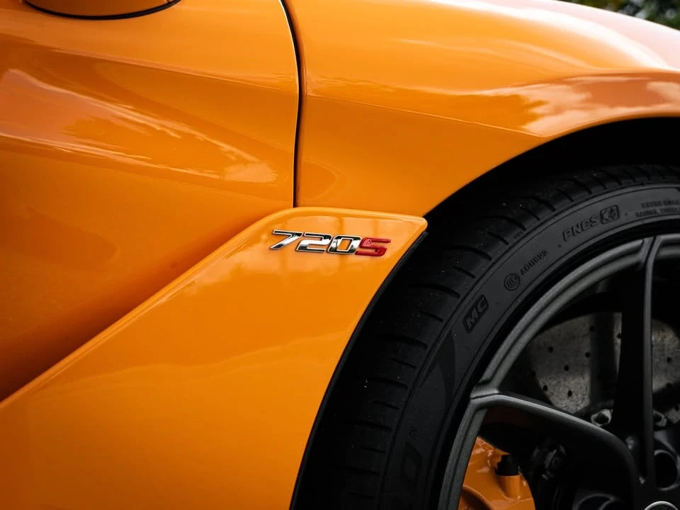 2023 McLaren 720S Spider - Image 13 of 20