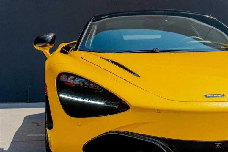 2023 McLaren 720S Spider - Image 17 of 20