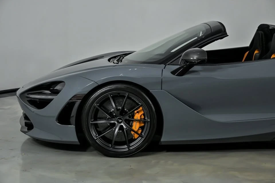 2023 McLaren 720S Spider - Image 8 of 20