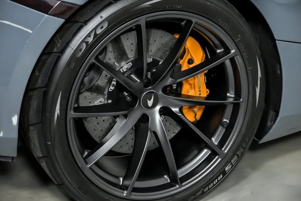 2023 McLaren 720S Spider - Image 17 of 20