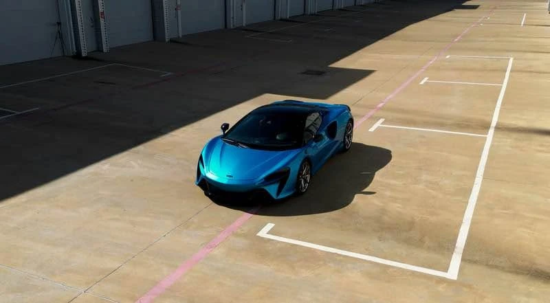 2023 McLaren - Image 11 of 20