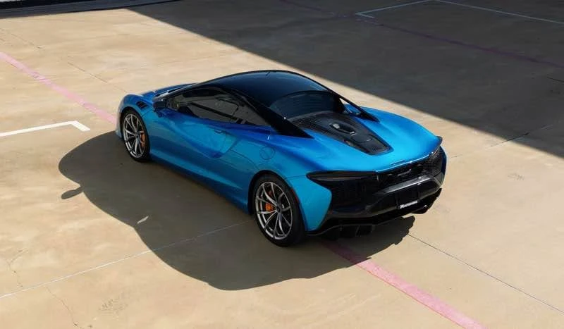 2023 McLaren - Image 10 of 20