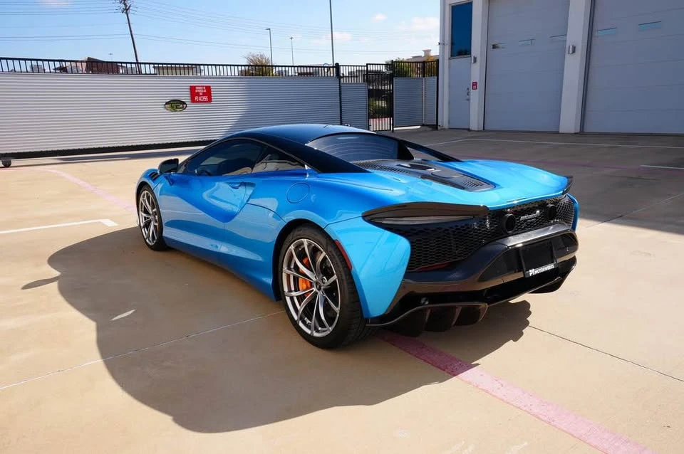 2023 McLaren - Image 8 of 20