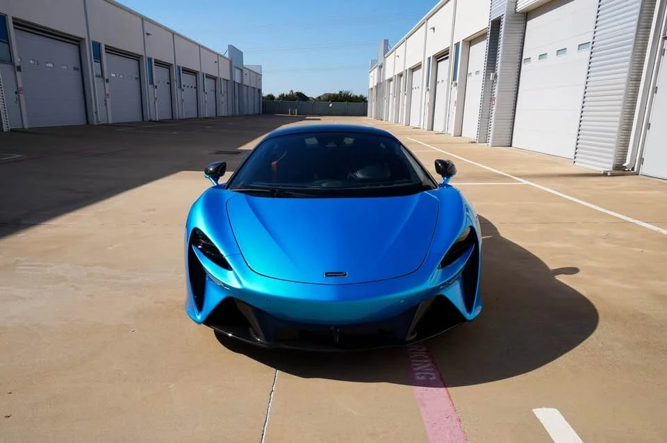 2023 McLaren - Image 5 of 20
