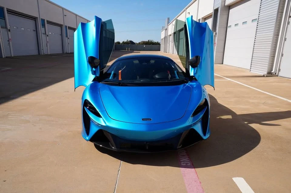 2023 McLaren - Image 4 of 20