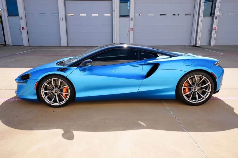 2023 McLaren - Image 6 of 20