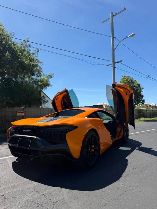 2023 McLaren Artura - Image 5 of 8