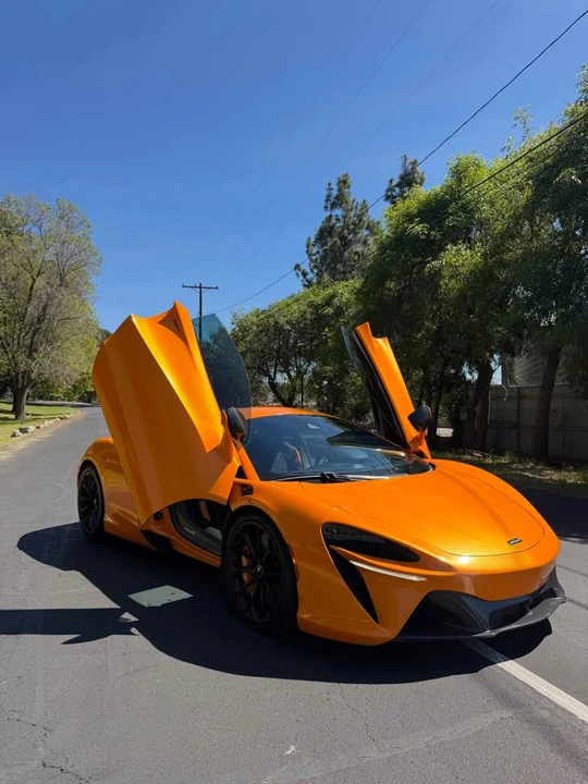 2023 McLaren Artura - Image 6 of 8