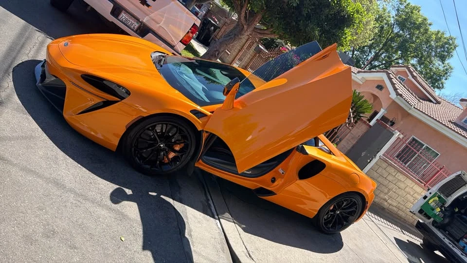 2023 McLaren Artura - Image 2 of 8