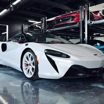 2023 McLaren Artura Coupe