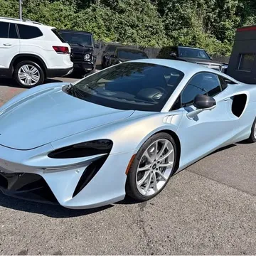 2023 McLaren Artura TechLux