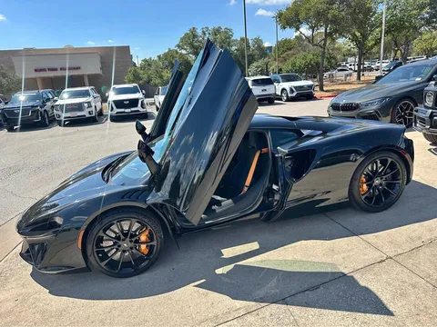 2023 McLaren Artura