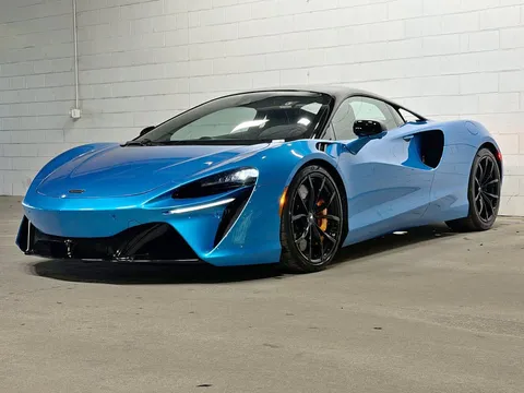 2023 McLaren Artura