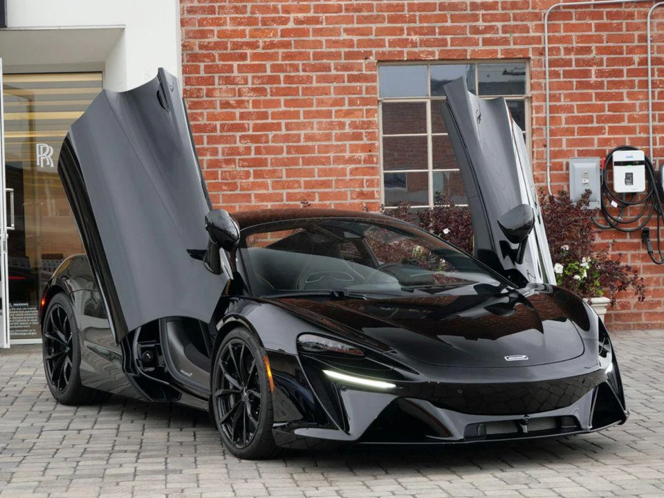 2023 McLaren Artura - Image 14 of 24