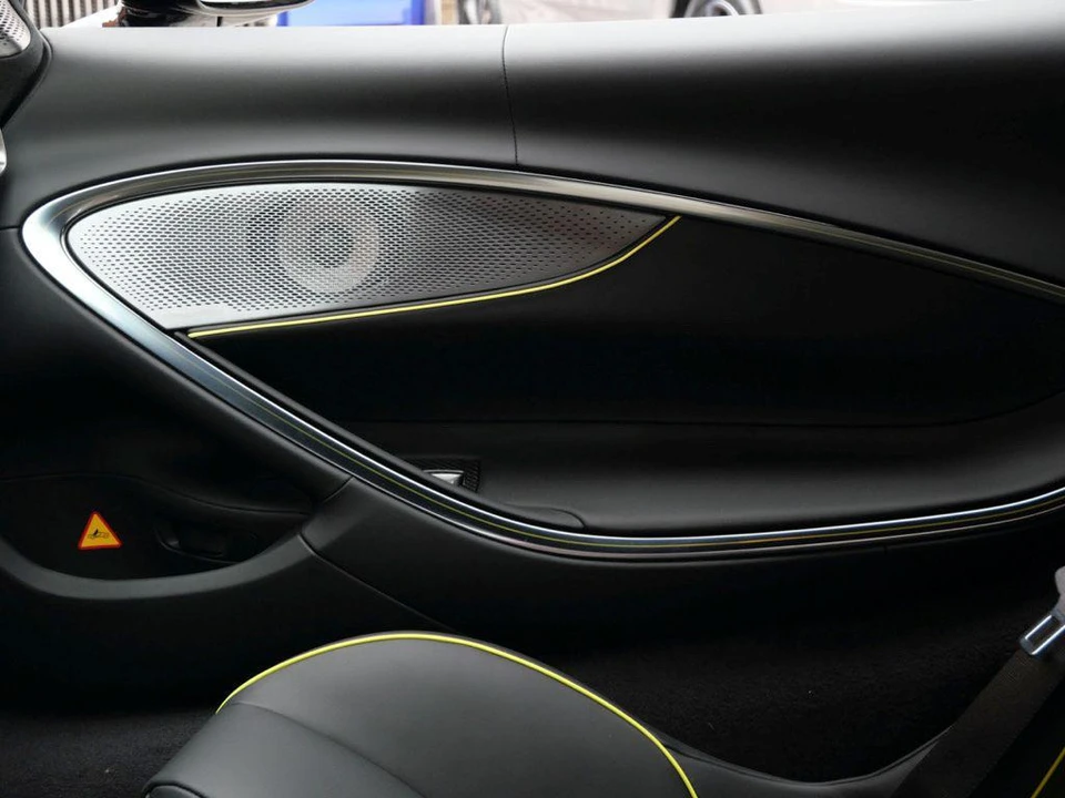 2023 McLaren Artura - Image 18 of 24