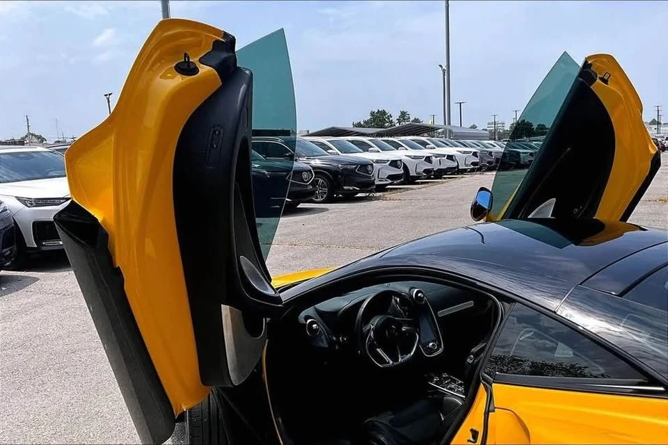 2023 McLaren GT - Image 13 of 14