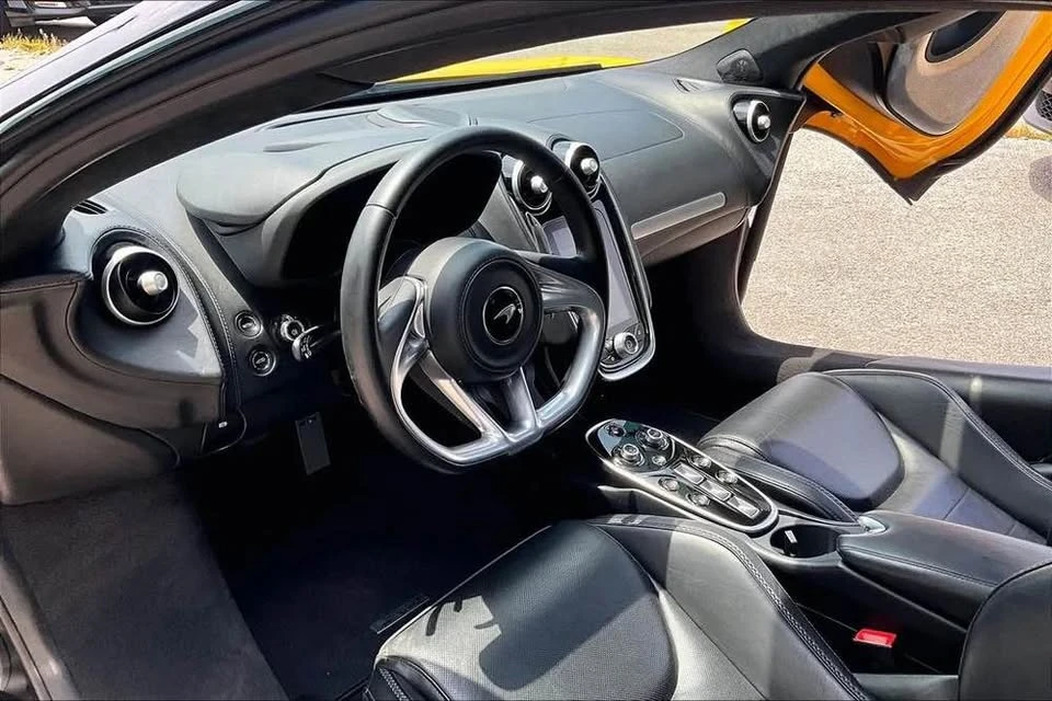 2023 McLaren GT - Image 10 of 14