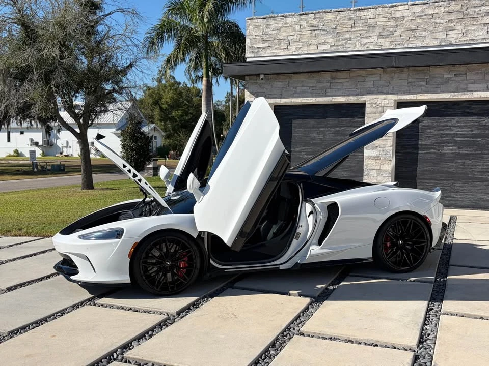 2023 McLaren GT - Image 12 of 19