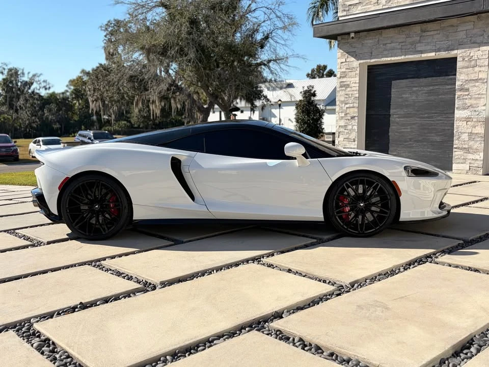 2023 McLaren GT - Image 9 of 19