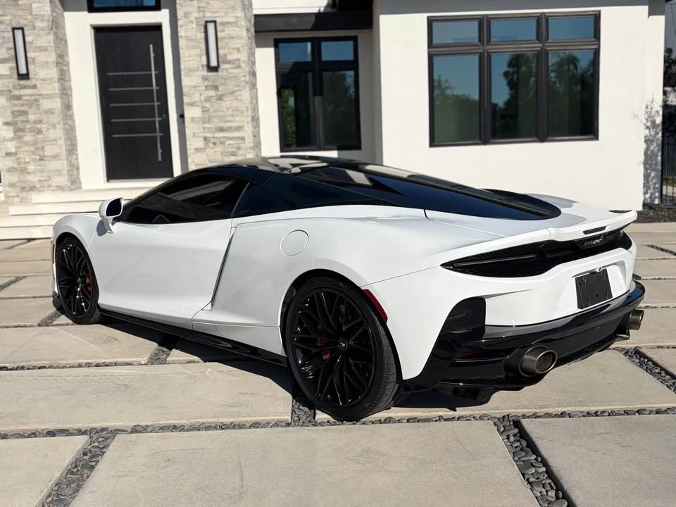 2023 McLaren GT - Image 16 of 19
