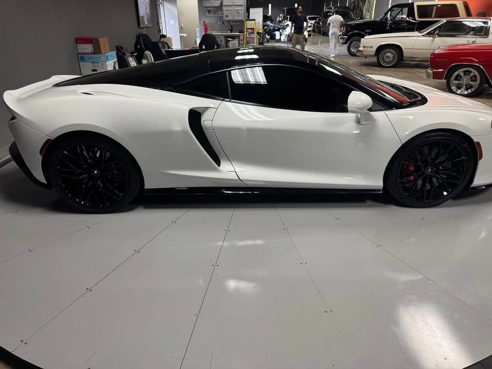 2023 McLaren GT - Image 14 of 15
