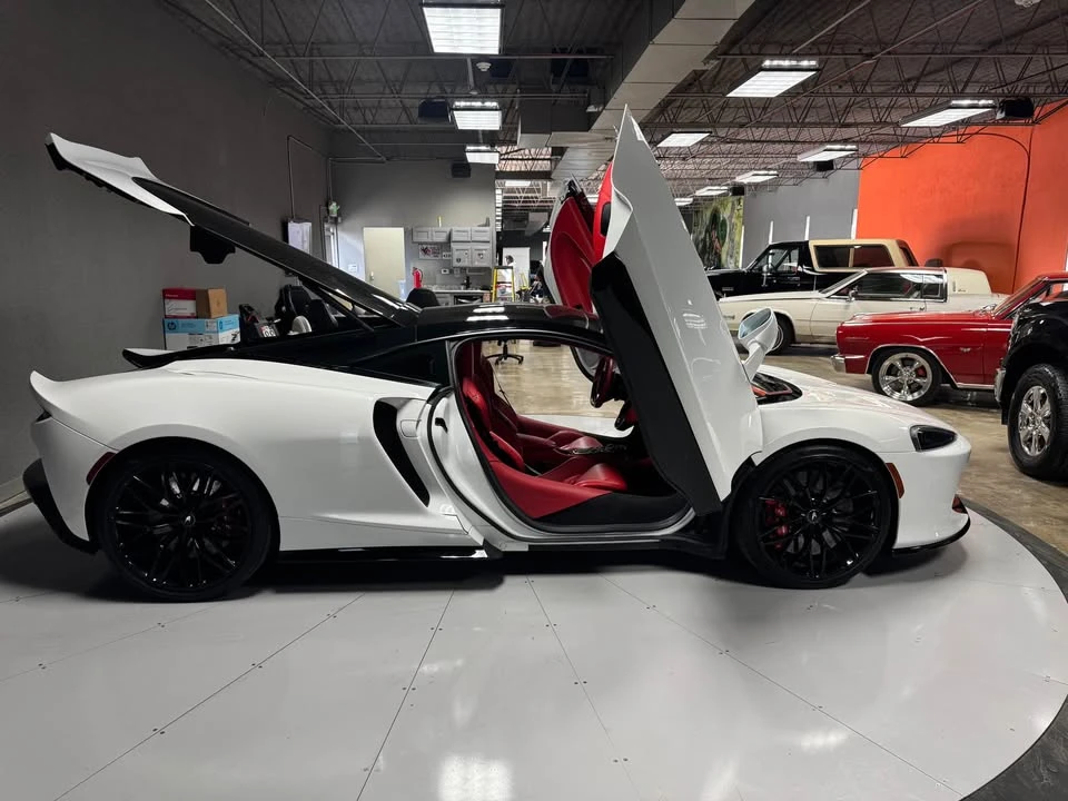 2023 McLaren GT - Image 12 of 15