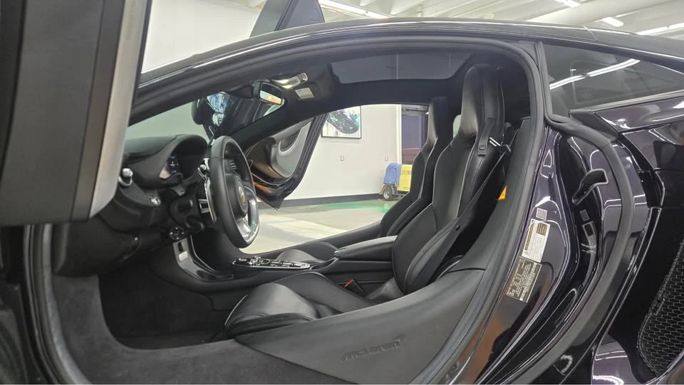2023 McLaren GT - Image 14 of 20