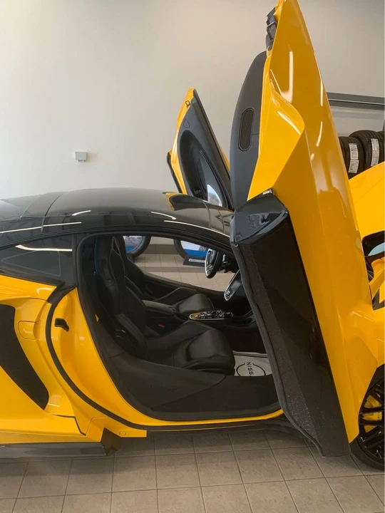 2023 McLaren GT - Image 3 of 11
