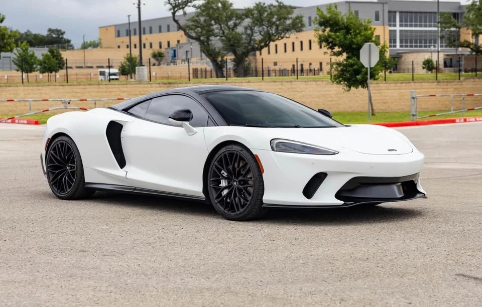 2023 McLaren GT - Image 2 of 5