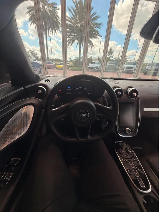 2023 McLaren GT - Image 10 of 11