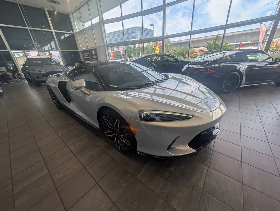 2023 McLaren GT - Image 2 of 9