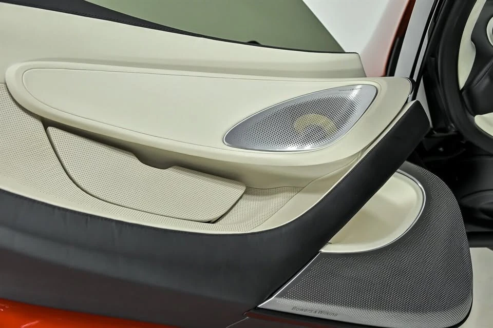 2023 McLaren GT - Image 19 of 20