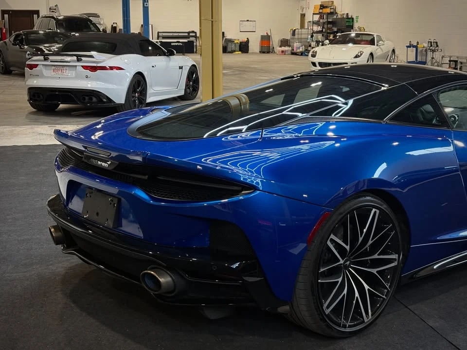 2023 McLaren GT - Image 3 of 18