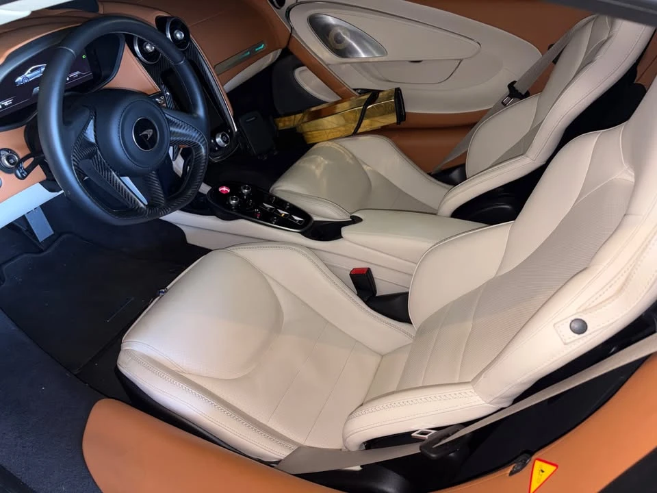 2023 McLaren GT - Image 2 of 10