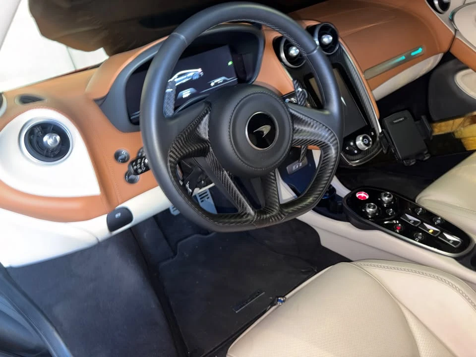 2023 McLaren GT - Image 3 of 10