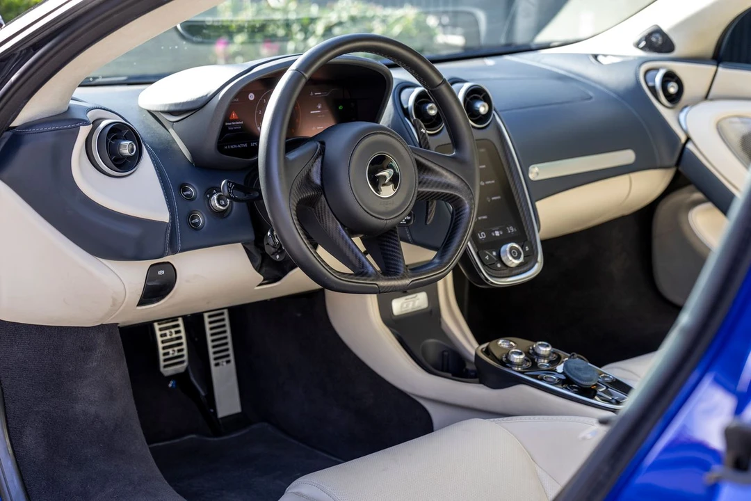 2023 McLaren GT - Image 10 of 13
