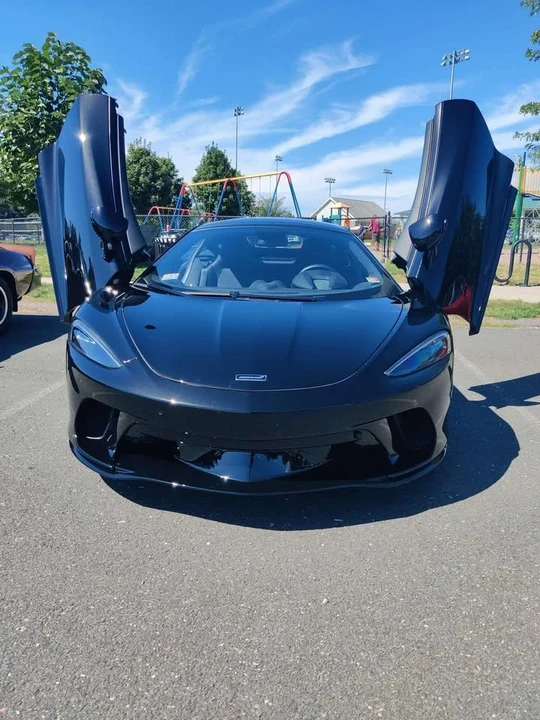 2023 McLaren GT - Image 3 of 10