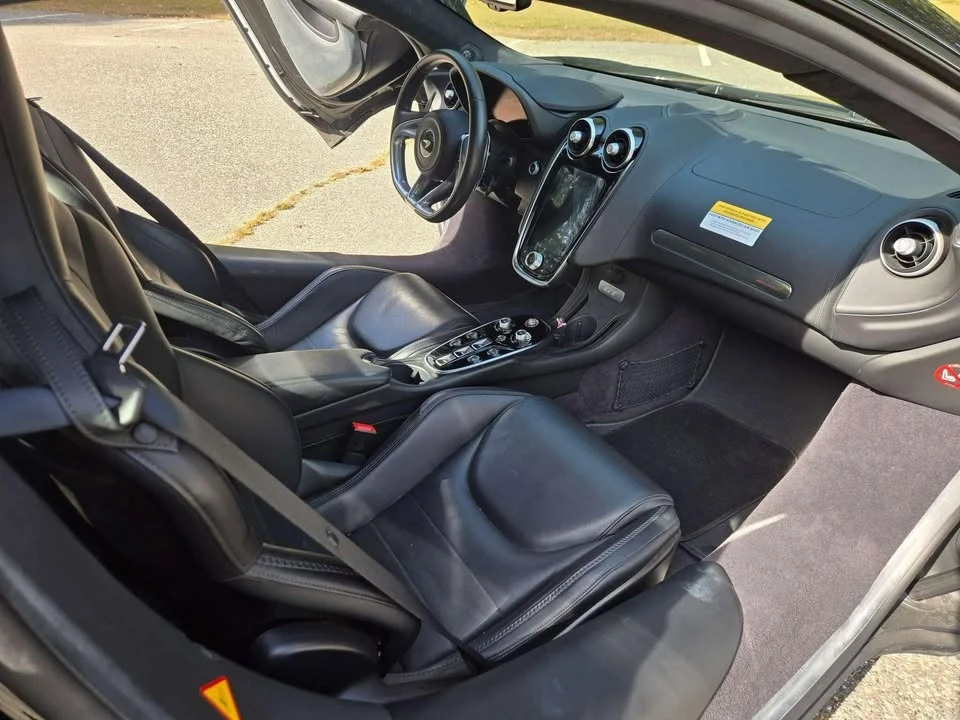 2023 McLaren GT - Image 9 of 10