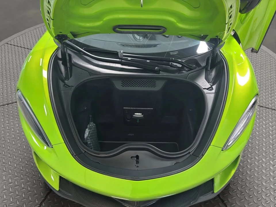 2023 McLaren GT - Image 15 of 17