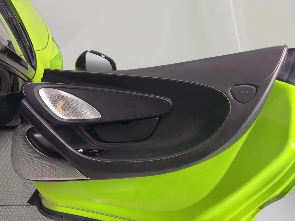 2023 McLaren GT - Image 14 of 17