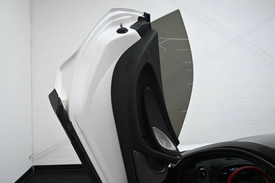 2023 McLaren GT - Image 9 of 18