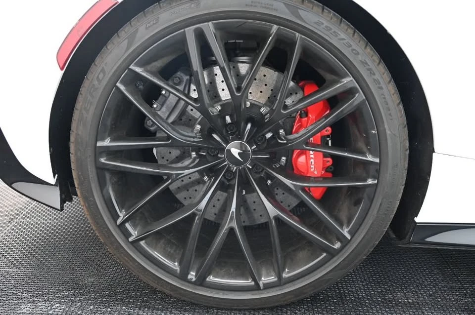 2023 McLaren GT - Image 17 of 18