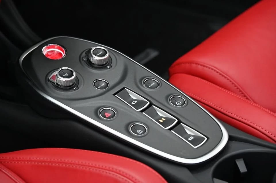 2023 McLaren GT - Image 16 of 18