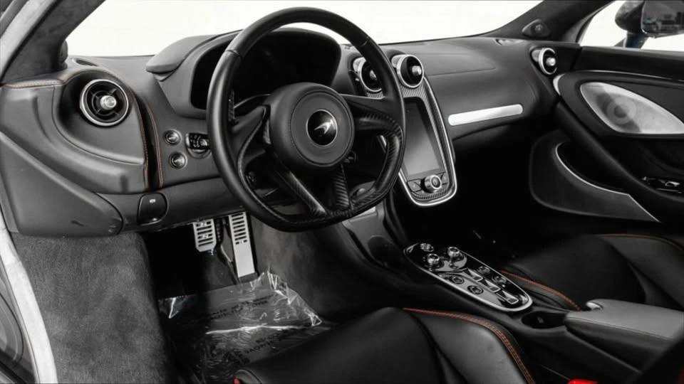2023 McLaren GT - Image 2 of 15