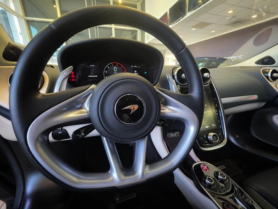 2023 McLaren GT - Image 14 of 19
